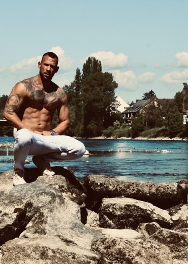 Luxuriöse Callboy Escort Begleitung in Genf für Führungskräfte